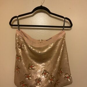 💜💜💜$15 FIRM Sequin Floral Mini Skirt in Champagne